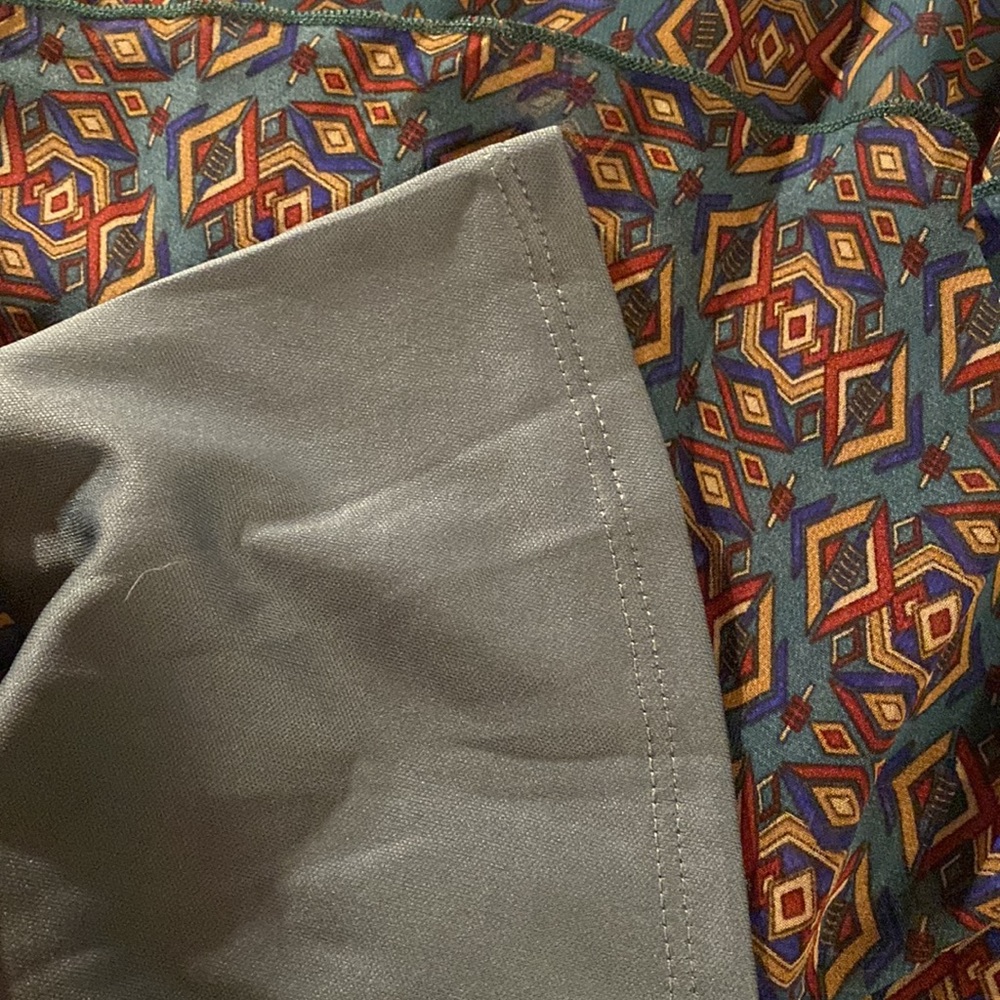 2 lularoe Lola skirts - Picture 5 of 6